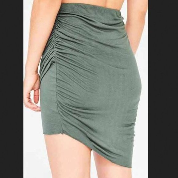 Truly Madly Deeply Ruched side Skirt - Picture 3 of 3